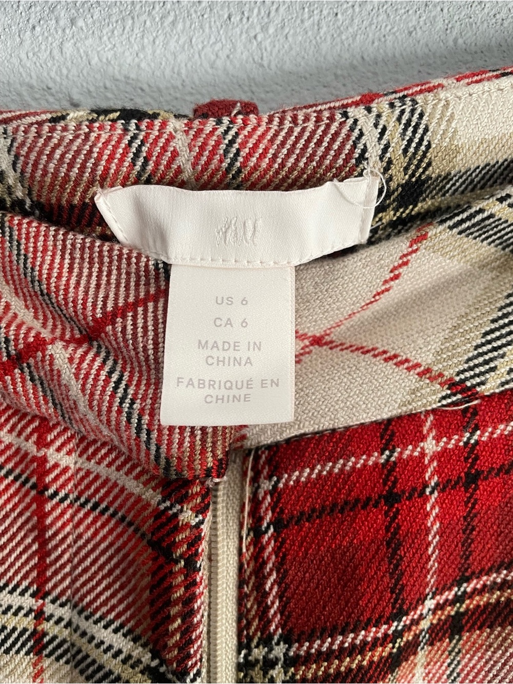H&M Plaid Cropped Ankle Pants Red Tartan High Rise Size 6 EUC - Picture 4 of 5